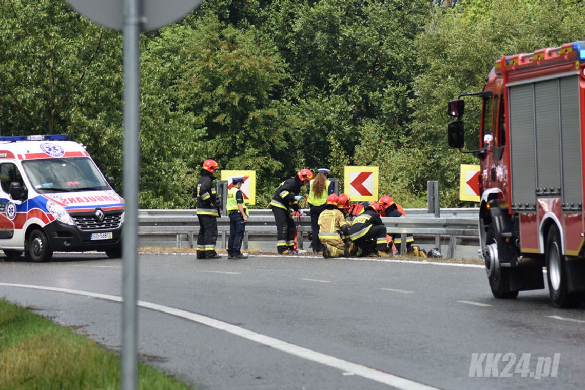 Tragiczne skutki niedawnego wypadku motocyklowego na obwodnicy. Zmarł jeden z uczestników