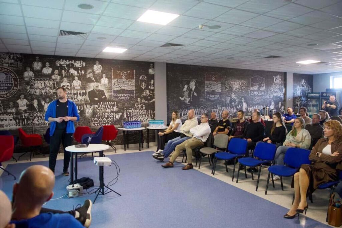 Trenerzy, nauczyciele i prezesi razem. Pierwsze Forum „Mistrzowie dla Mistrzów” Trenerzy, nauczyciele i prezesi razem. Pierwsze Forum „Mistrzowie dla Mistrzów”