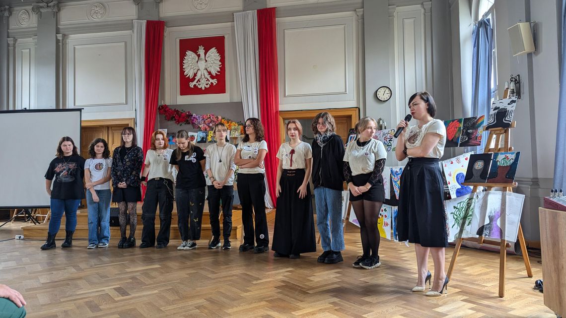 Tydzień Zdrowia Psychicznego w I LO. Podsumowanie projektu "Różnorodność na płótnie"