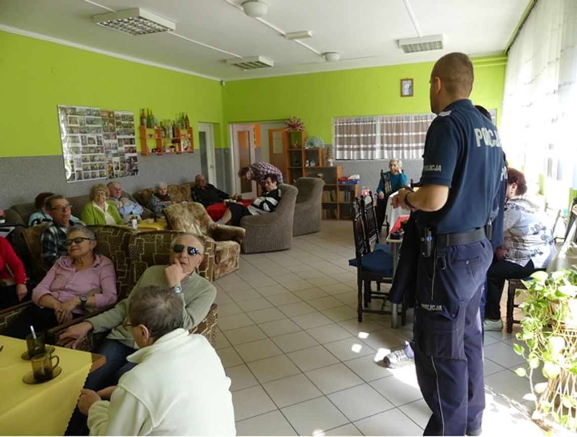 Tym razem seniorzy nie dali się oszustom. Coraz większa świadomość zagrożeń