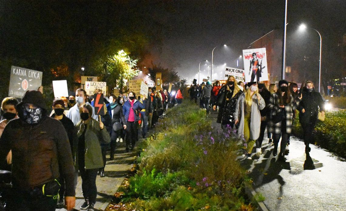 Tysięczny tłum na ulicach Kędzierzyna-Koźla. To był największy z dotychczasowych protestów