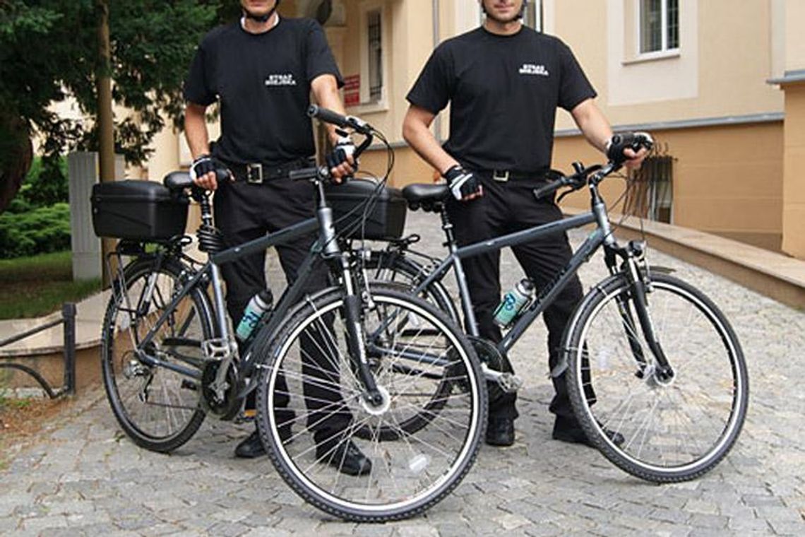 Uciekł z ośrodka, miał narkotyki. Rowerowy patrol straży miejskiej namierzył go w skateparku