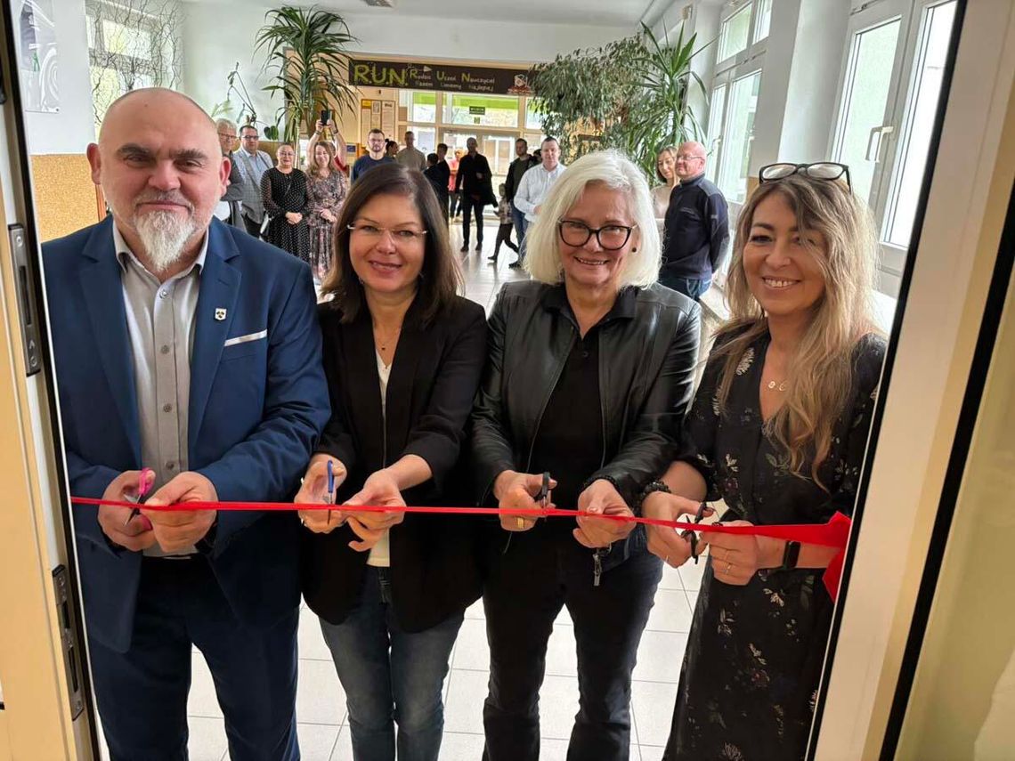 Uczniowie PSP nr 15 w Kłodnicy korzystają już z odnowionej sali gimnastycznej. Zakończono duży remont