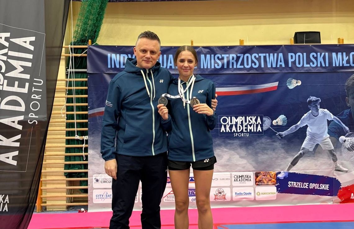 Udany występ badmintonistów Beninca UKS Feniks w Strzelcach Opolskich. Dwa medale dla Leny Maślanki Udany występ badmintonistów Beninca UKS Feniks w Strzelcach Opolskich. Dwa medale dla Leny Maślanki