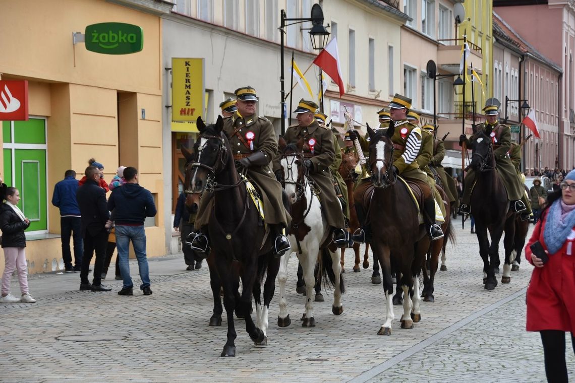 Ułani przemierzyli ulice Starego Miasta. Za nami uroczysta defilada i prezentacja Sekcji Konnej Ochotniczego Szwadronu 3 Pułku Ułanów Śląskich