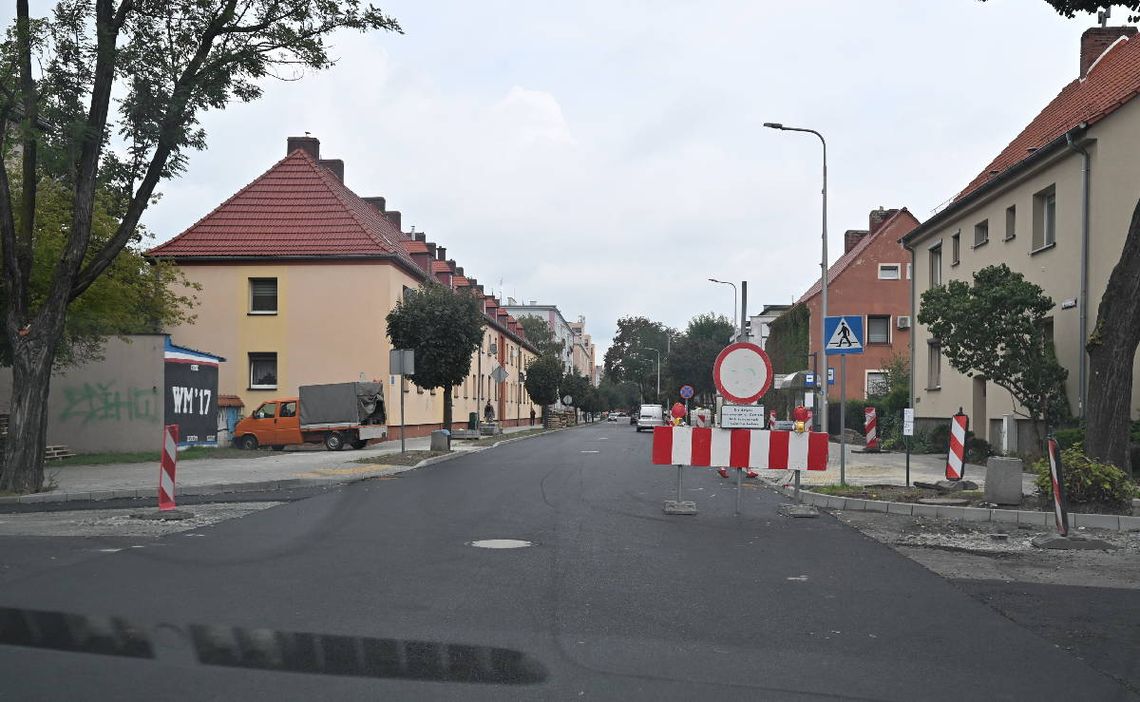 Ulica Damrota częściowo otwarta. Remont jednak może potrwać co najmniej do końca września Ulica Damrota częściowo otwarta. Remont jednak może potrwać co najmniej do końca września