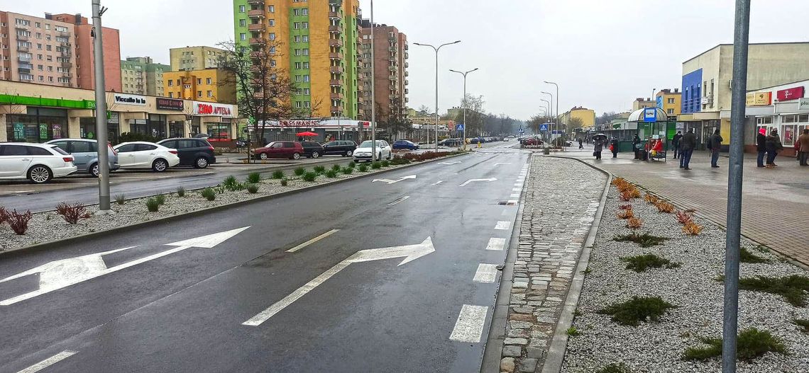 Ulica Wojska Polskiego od kilku miesięcy należy do miasta. Gmina rozlicza też strefę parkingową