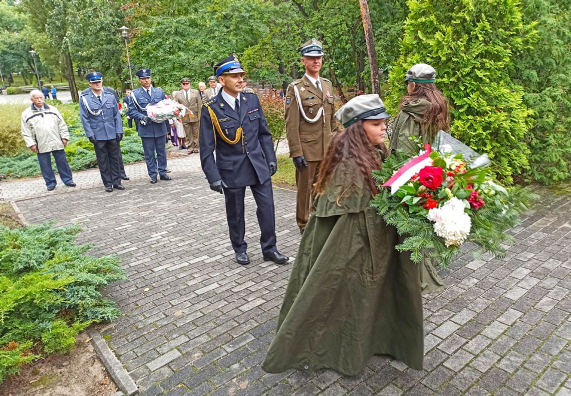 Upamiętnili rocznicę wybuchu II wojny światowej. Uroczystość w Parku Pojednania. ZDJĘCIA