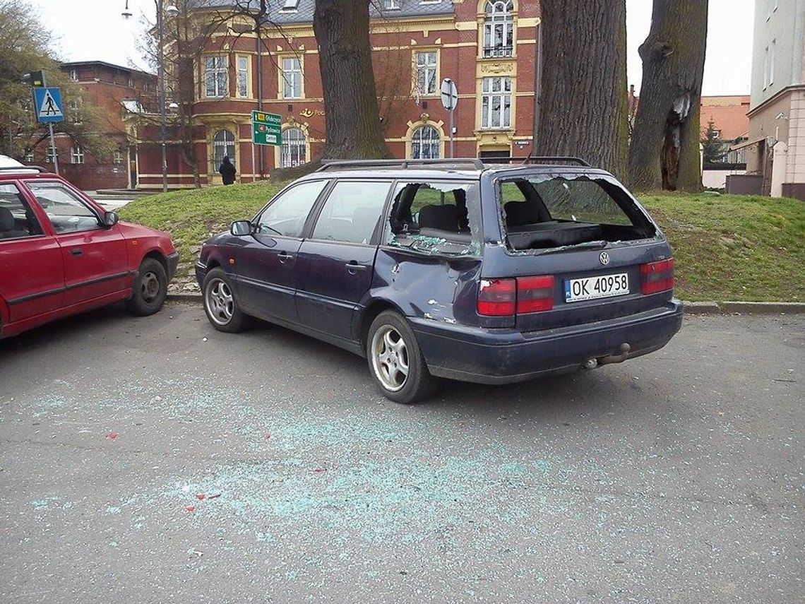 Uszkodził zaparkowany samochód i odjechał z miejsca kolizji. ZDJĘCIA