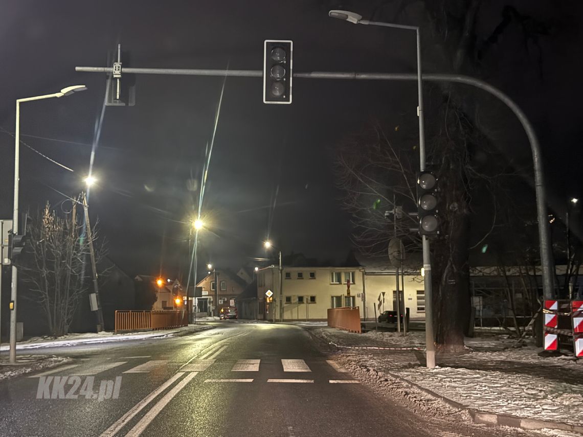 Uszkodzona sygnalizacja po wypadku na ul. Kłodnickiej. Naprawa może potrwać kilka tygodni