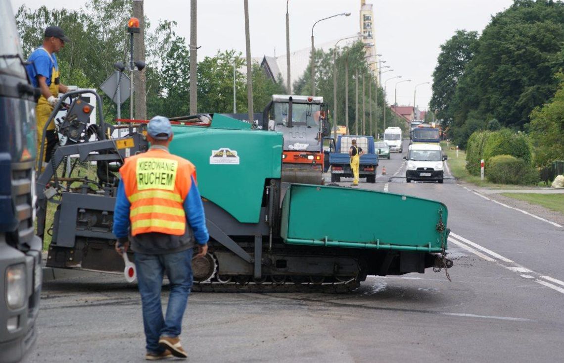 Utrudnienia dla kierowców w Blachowni. Drogowcy łatają ulicę Przyjaźni