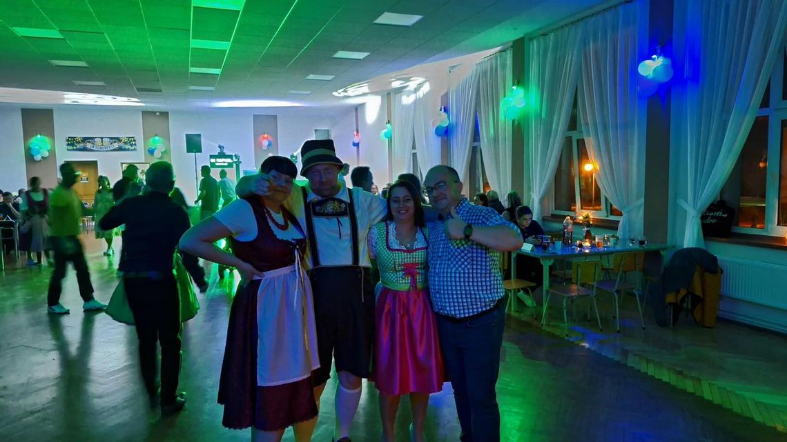 W Cisowej bawili się jak w Bawarii. Sąsiedzka integracja podczas osiedlowego Oktoberfest