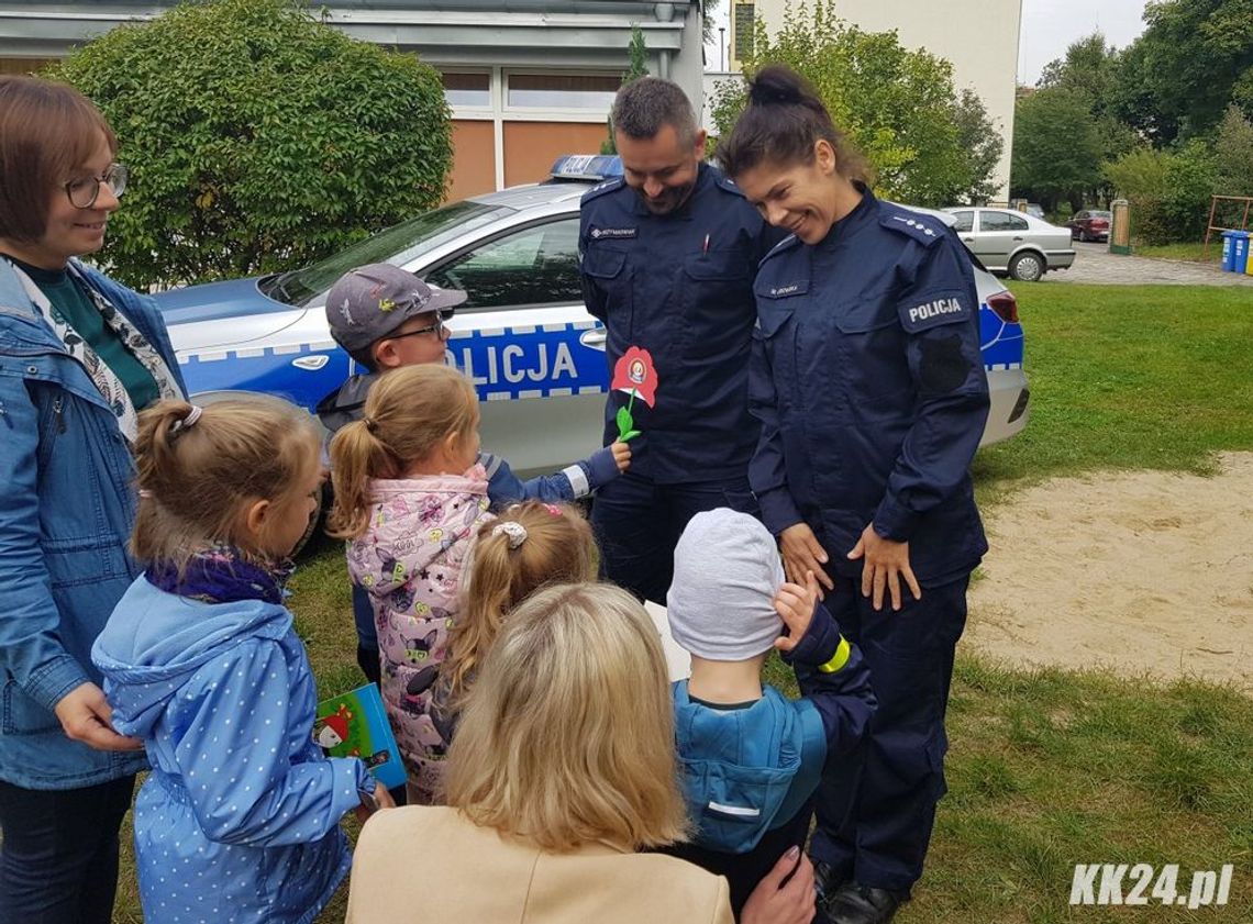 W przedszkolach odbyły się zajęcia edukacyjne z udziałem policjantów „Bezpieczna droga do przedszkola”