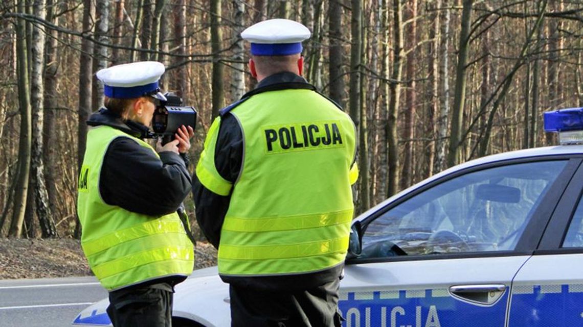 W terenie zabudowanym pędził z prędkością 148 km/h. Kierowca land rovera wpadł na dk nr 45