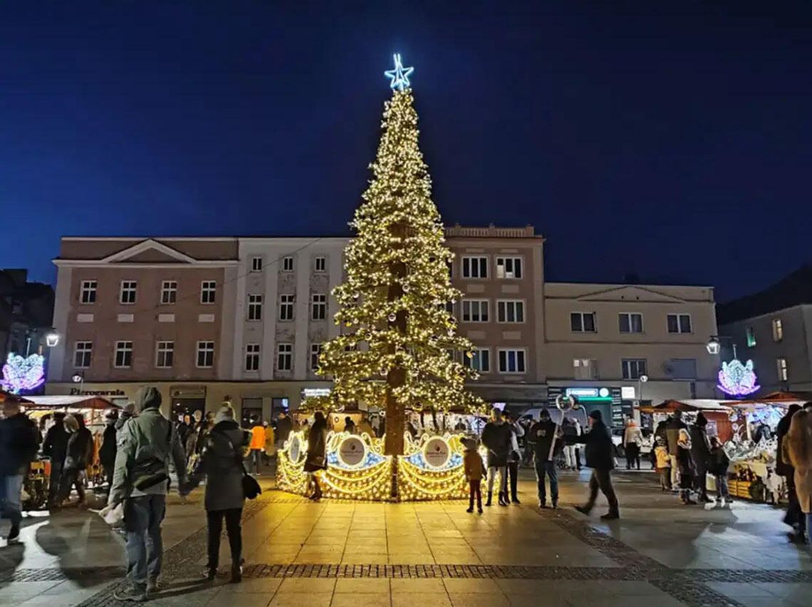 W tym roku Kędzierzyn-Koźle rozpocznie okres świąteczny z dużą pompą. Jarmark na Rynku po raz pierwszy połączony z Biegiem Mikołajkowym