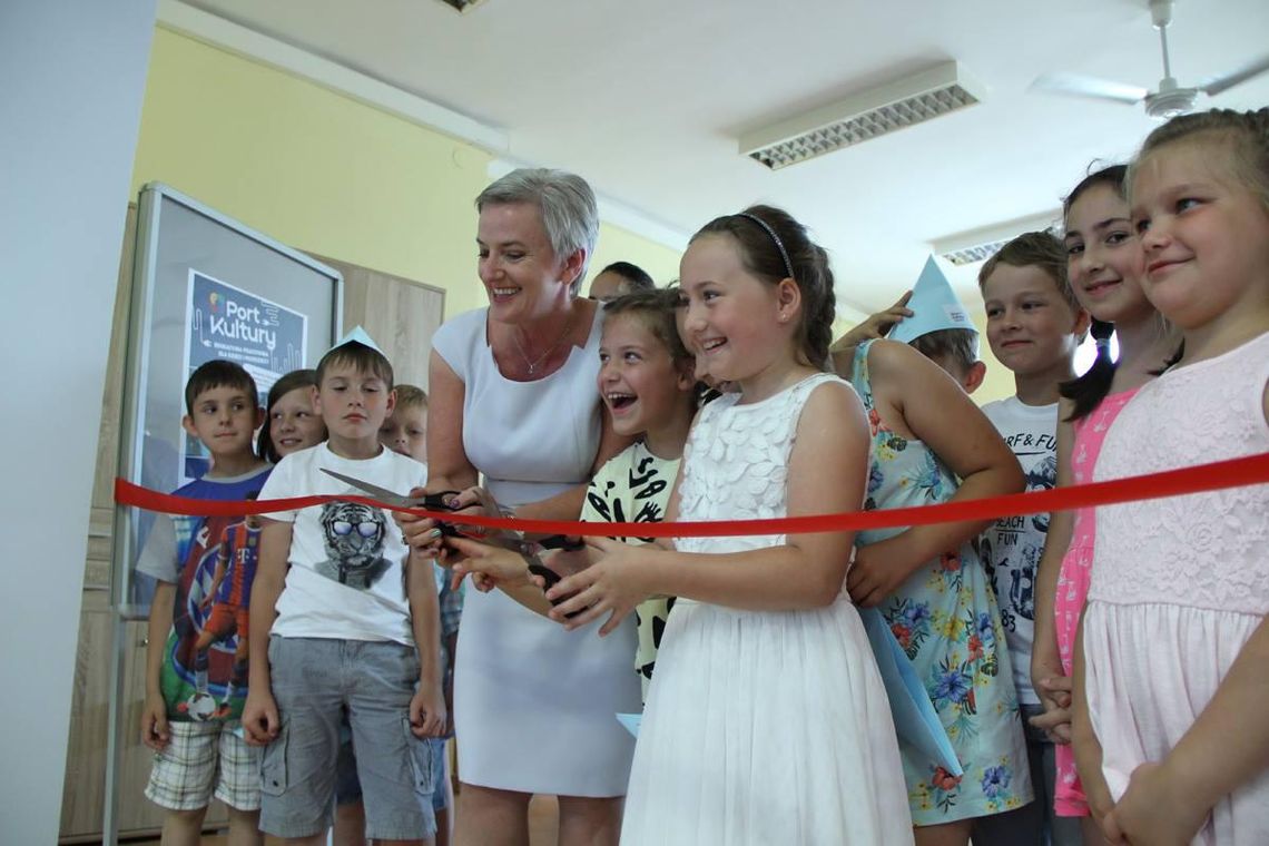 Wakacyjny prezent dla dzieci i młodzieży. W bibliotece powstała nowoczesna pracownia edukacyjna