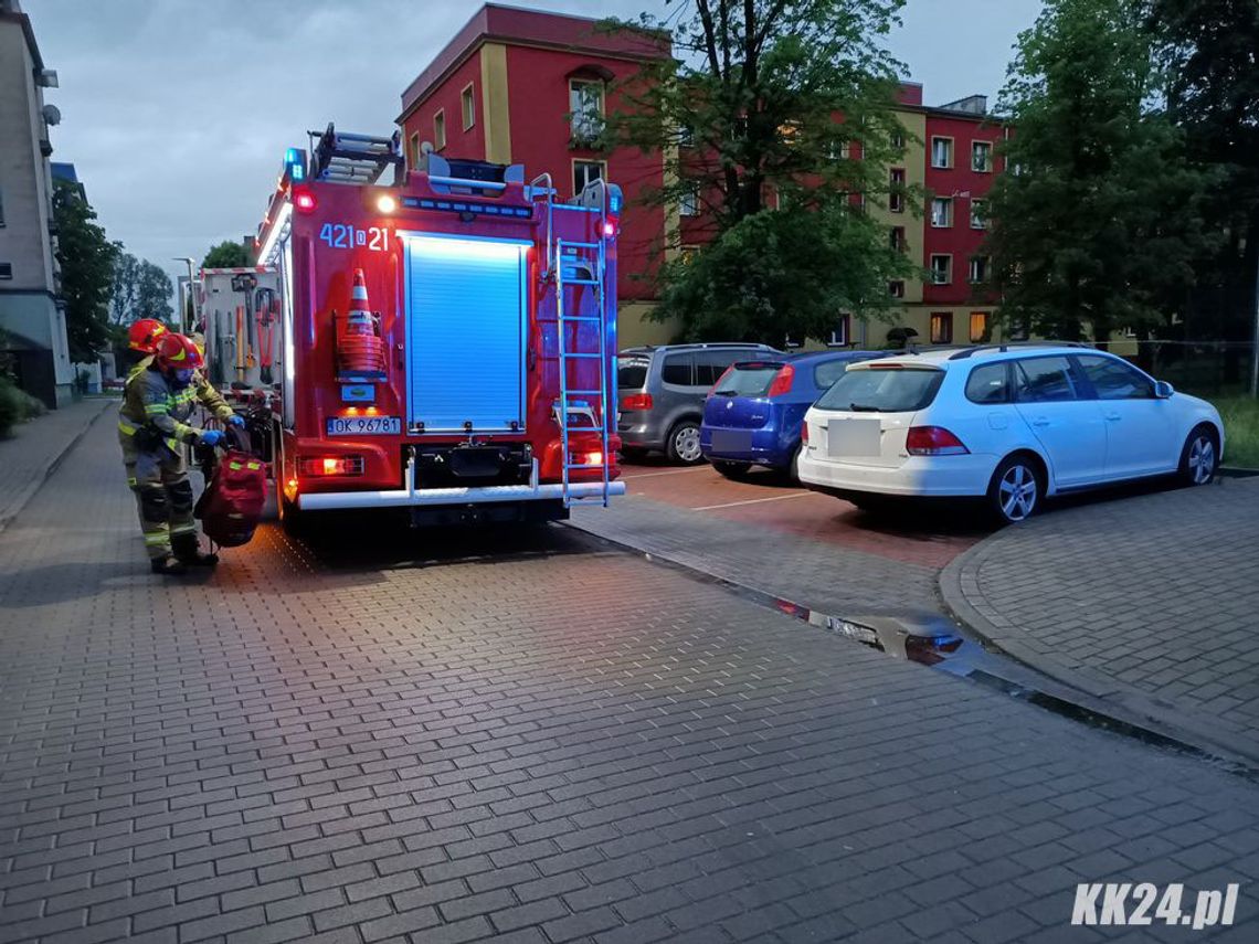 Według zgłoszenia życie kobiety mogło być zagrożone. Interwencja służb przy ulicy 1 Maja