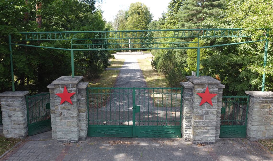 Wraca temat cmentarza żołnierzy radzieckich. Radny chce usunięcia gwiazd i zmiany nazwy nekropolii