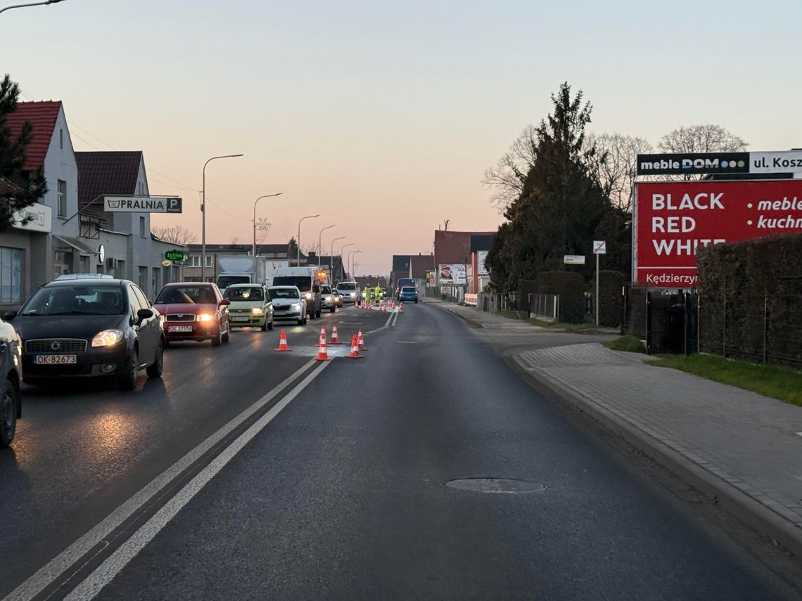 Wracają lewoskręty na Wyspiańskiego. Przemalowano oznakowanie