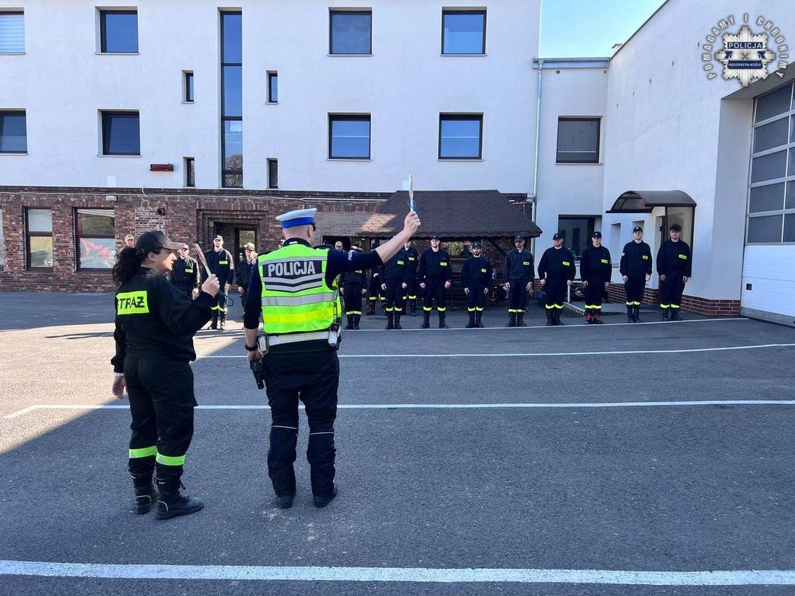 Wspólna służba dla bezpieczeństwa. Policjanci szkolili strażaków ochotników