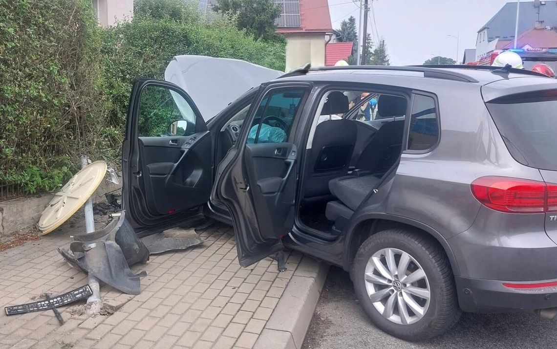 Wymuszenie pierwszeństwa przyczyną wypadku w Pawłowiczkach. Dwie kobiety trafiły do szpitala