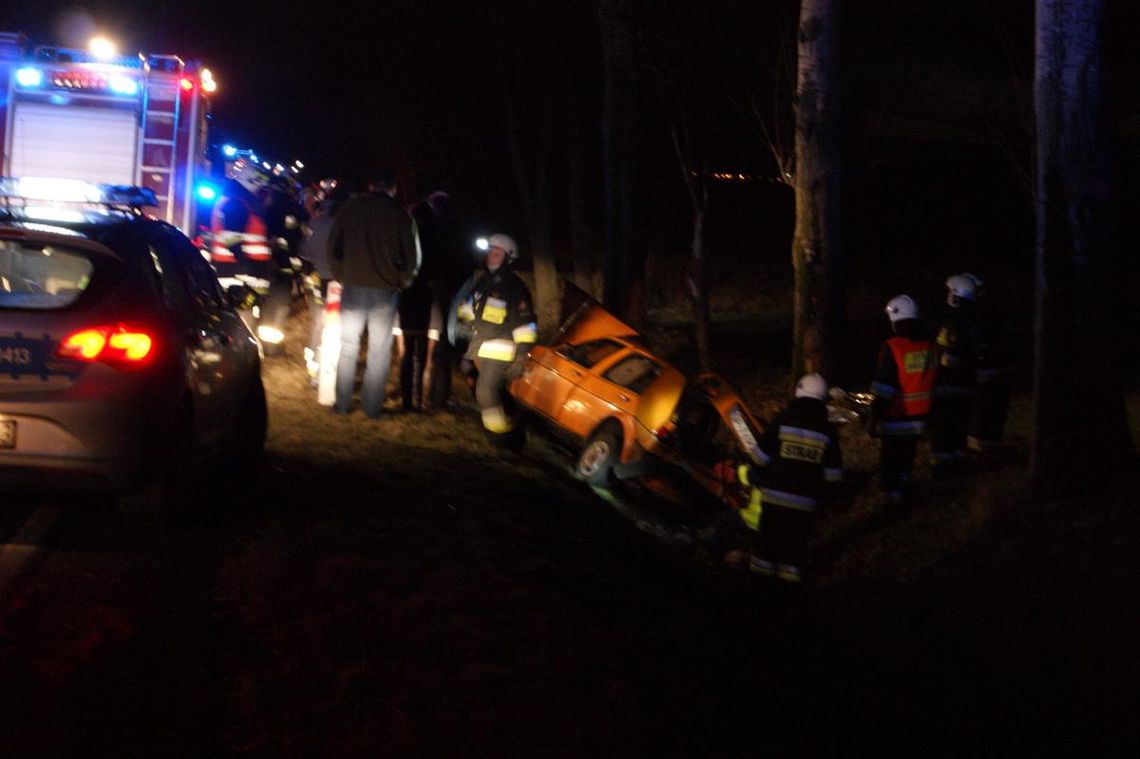 Wypadek na drodze krajowej w Pawłowiczkach. Zderzyły się dwa auta osobowe. ZDJĘCIA