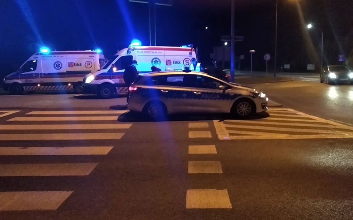 Wypadek na rondzie Milenijnym. Pasażerka motocykla zabrana do szpitala