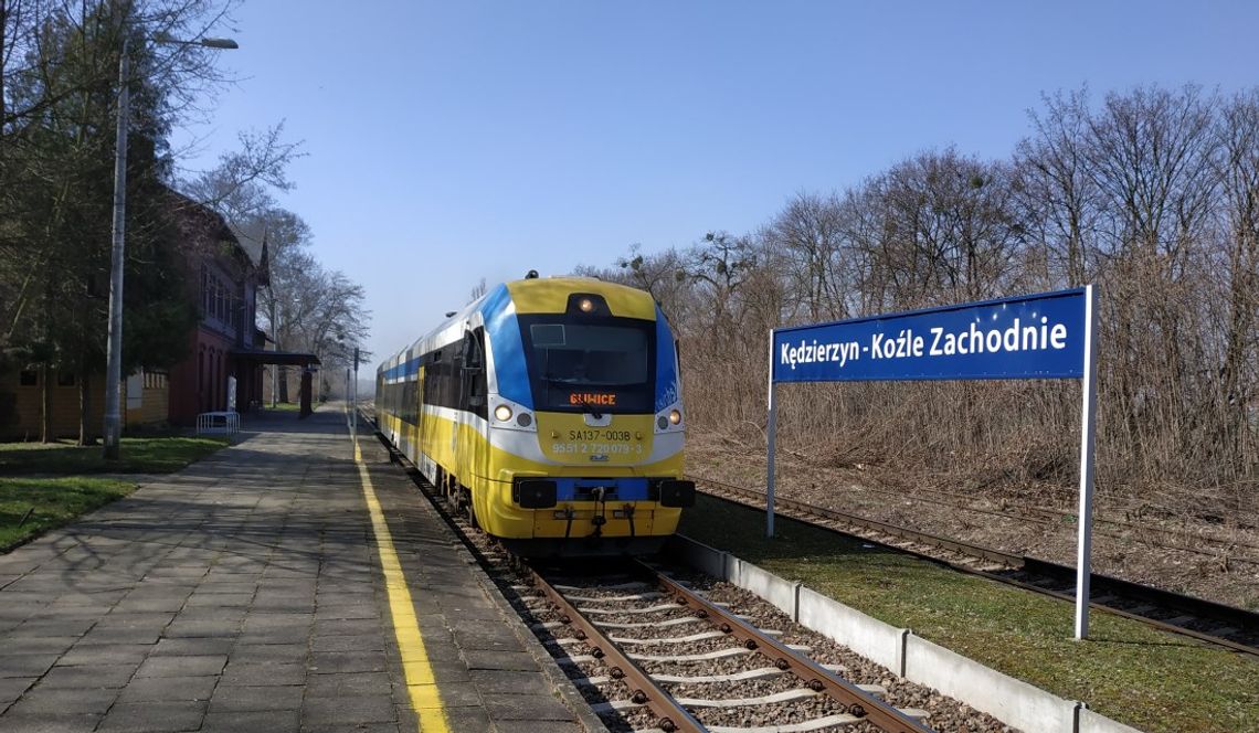 Wypadek śmiertelny na trasie kolejowej z Kędzierzyna-Koźla do Nysy. Utrudnienia dla pasażerów