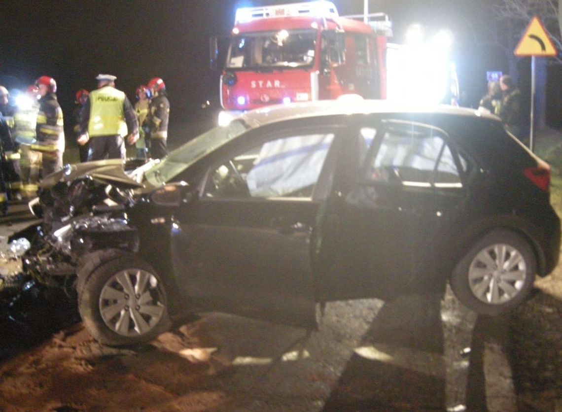 Wyprzedzał tira na podwójnej ciągłej i spowodował zderzenie czołowe. Sprawca stanie przed sądem