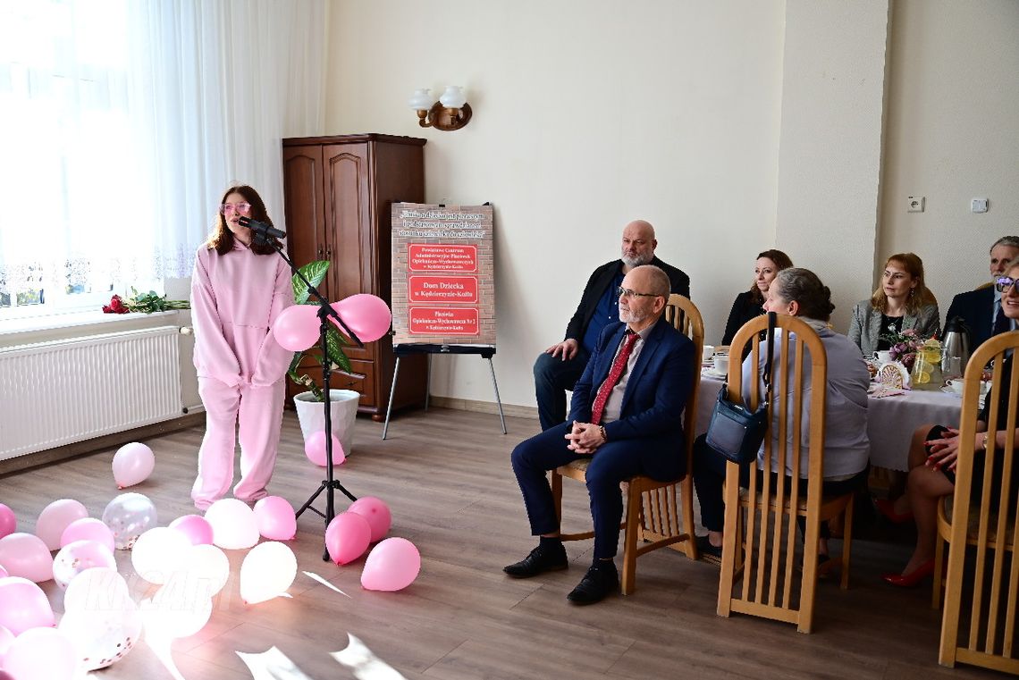 Występ dzieci i słowa uznania. Powiat świętował Dzień Pracownika Socjalnego