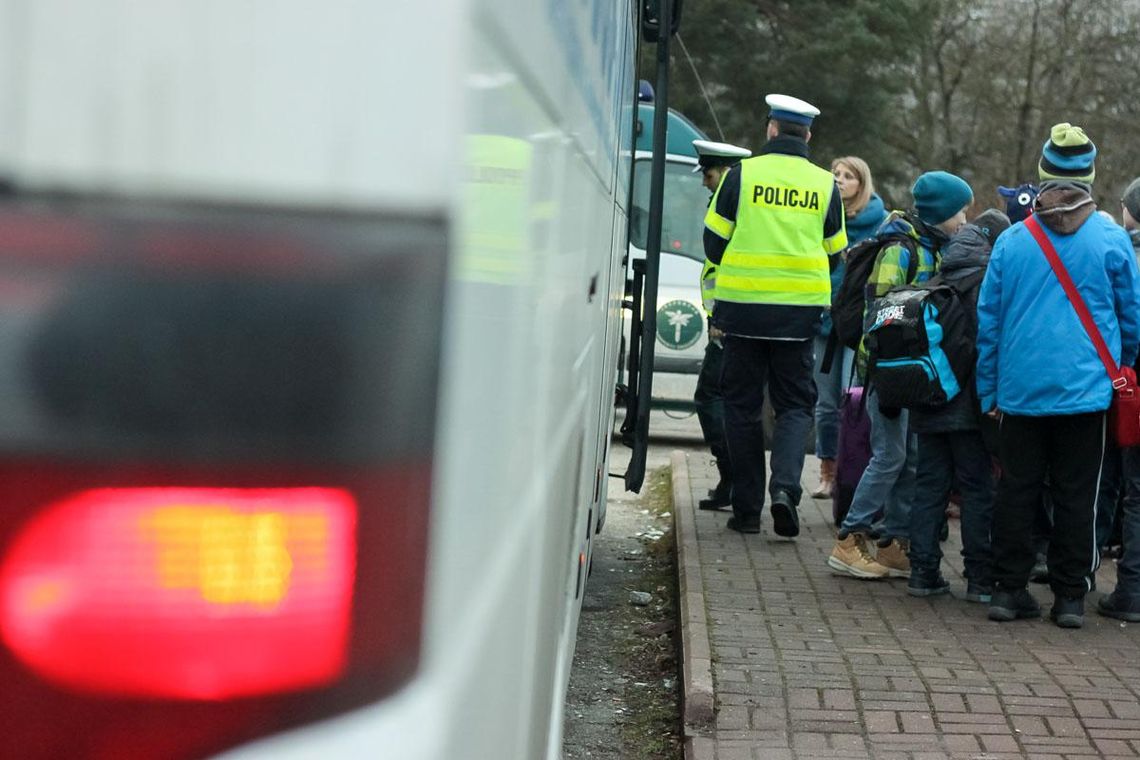 Wysyłasz dziecko na zimowy wypoczynek? Policja na życzenie skontroluje autobus