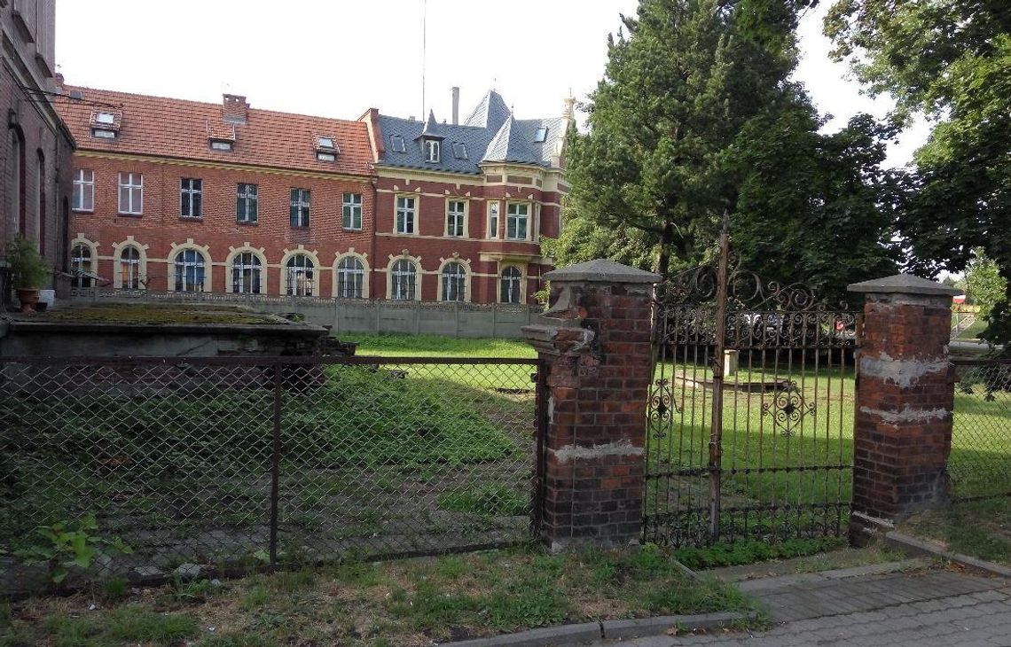 Zabytkowy ogród przy dawnej winiarni Machlera znów ma urzekać. Także nowożeńców