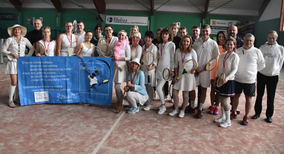 Zagrały jak za dawnych lat. Turniej w stylu retro w kędzierzyńskim Tenis Clubie. FOTOREPORTAŻ