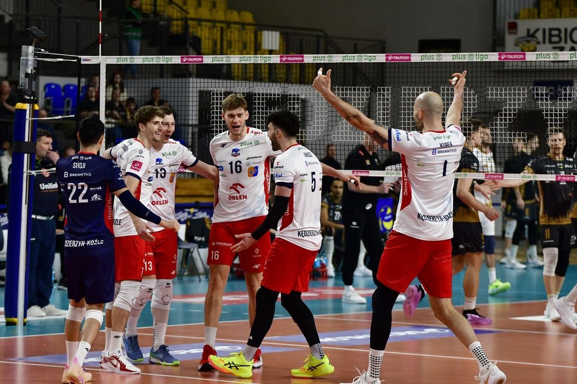 ZAKSA górą w derbach Opolszczyzny! Kędzierzynianie pokonali Stal Nysę po pięciosetowym boju. ZDJĘCIA