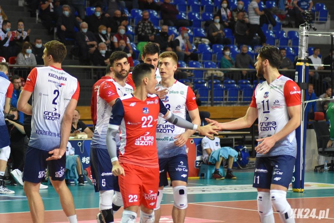 ZAKSA po raz dwunasty! Kędzierzynianie kontynuują świetną passę na parkietach PlusLigi. ZDJĘCIA