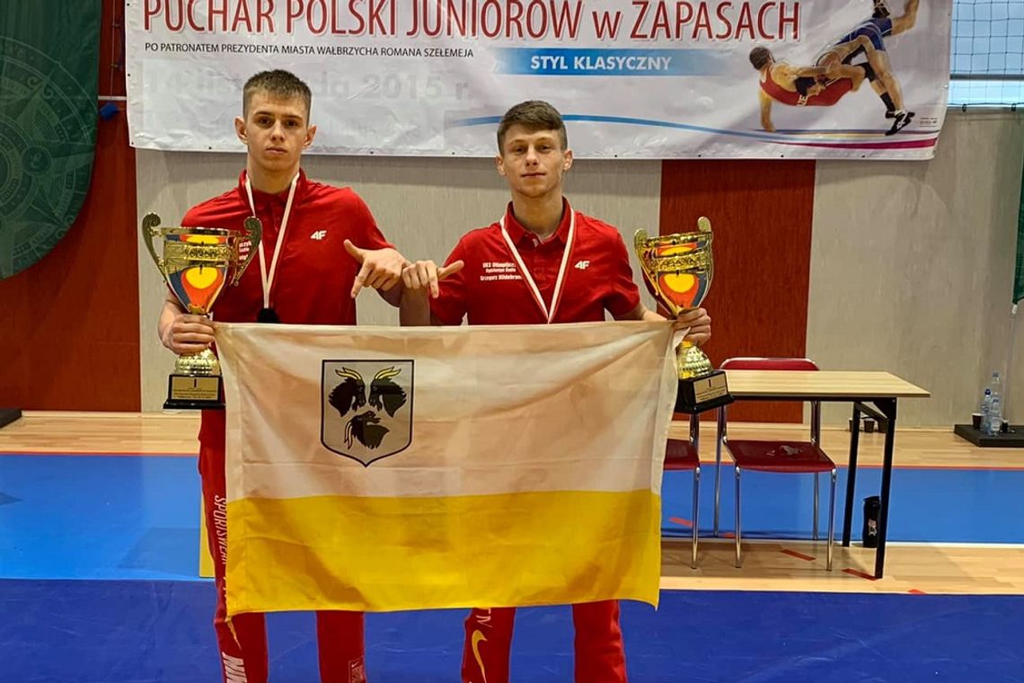 Zapaśnicy UKS Olimpijczyk znów złoci! Kevin Metel i Grzegorz Hildebrand wygrali w Pucharze Polski