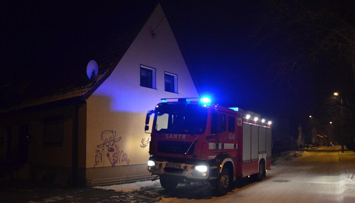 Zatrucie tlenkiem węgla w domu przy ulicy Emilii Plater. Starsza pani trafiła do szpitala