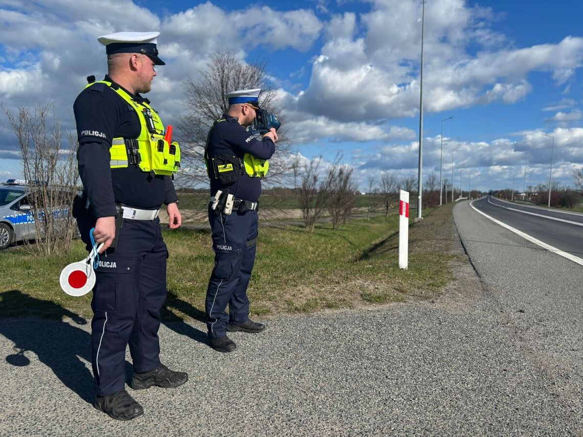 Zatrzymane prawo jazdy i 42 mandaty - podsumowanie policyjnej akcji "Kaskadowy Pomiar Prędkości" Zatrzymane prawo jazdy i 42 mandaty - podsumowanie policyjnej akcji "Kaskadowy Pomiar Prędkości"
