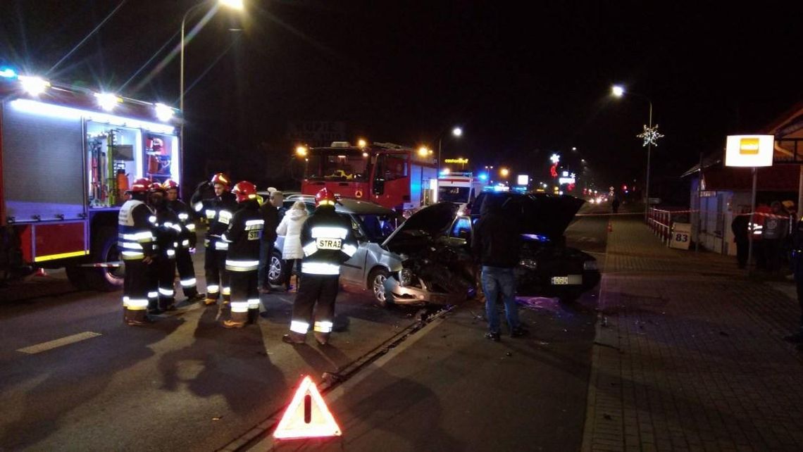 Zderzenie dwóch osobówek na ulicy Kozielskiej. Jedna osoba została poszkodowana. ZDJĘCIA