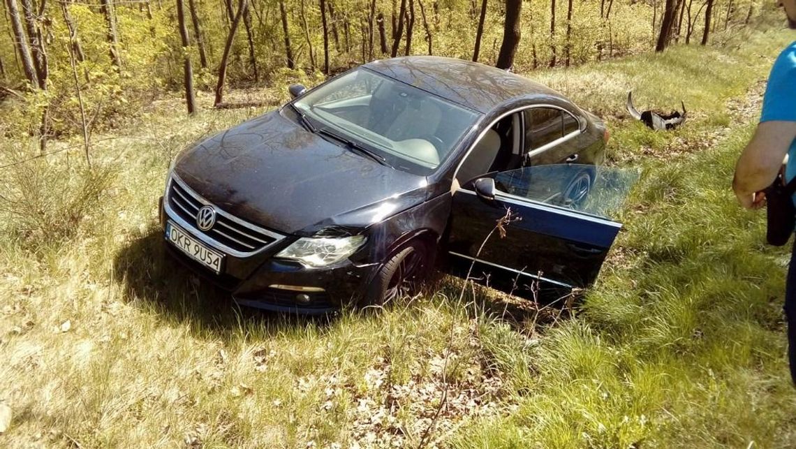 Zepchnął auto z drogi i uciekł. Wypadek na drodze z Kłodnicy do Januszkowic