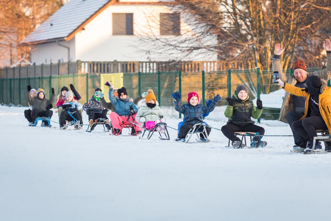 Zimowe szaleństwo w Cisowej. Osiedle zorganizowało rodzinny kulig