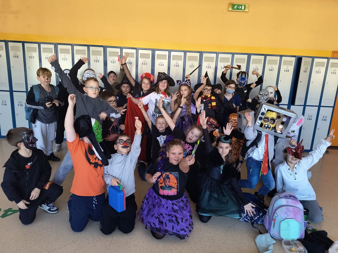 Zjawy, potwory i demony na szkolnych korytarzach. Halloween w Publicznej Szkole Podstawowej nr 9 Zjawy, potwory i demony na szkolnych korytarzach. Halloween w Publicznej Szkole Podstawowej nr 9