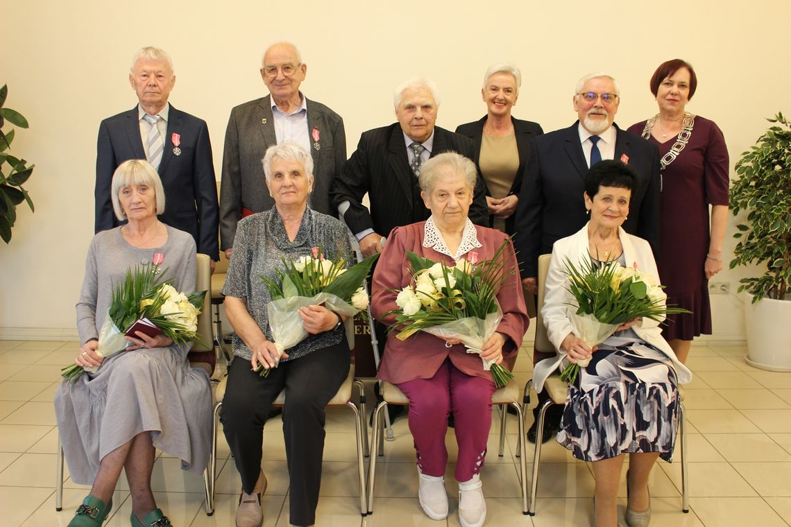 Złote i Diamentowe Gody w Kędzierzynie-Koźlu. Pary wyróżnione medalami Prezydenta RP. ZDJĘCIA