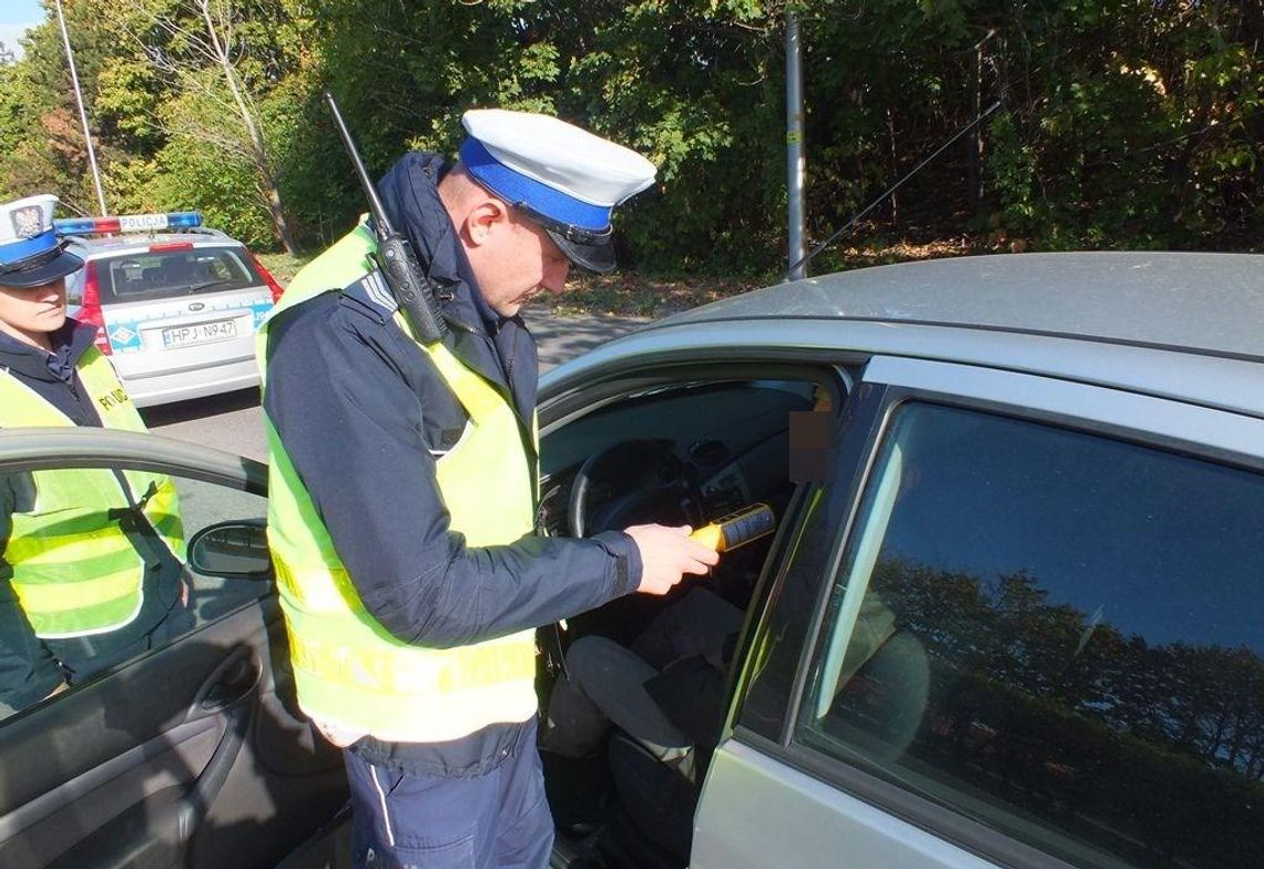 Zmasowane kontrole na drogach powiatu. Blisko połowa skończyła się ukaraniem kierowcy