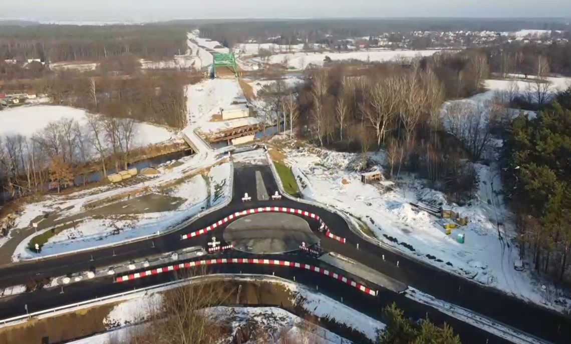 Zmiana w organizacji ruchu na obwodnicy. Kierowcy jeżdżą zewnętrznymi pasami nowego ronda