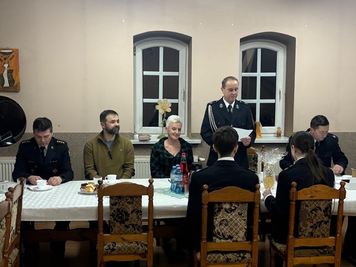 Zmiana warty w OSP Miejsce Kłodnickie. Strażacy wybrali nowe władze jednostki. ZDJĘCIA