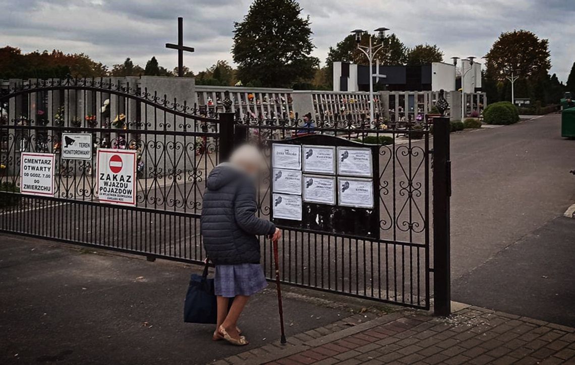 Znaczny wzrost liczby pogrzebów na cmentarzach w Kędzierzynie-Koźlu. Te dane dają do myślenia