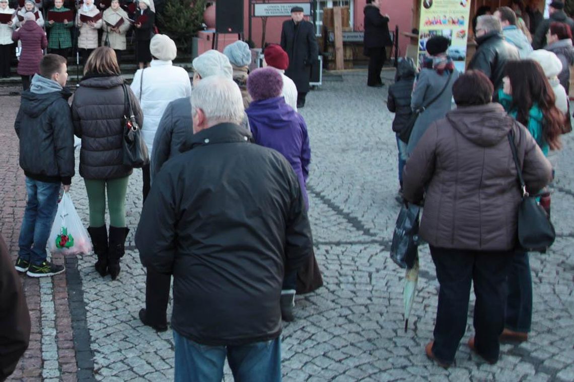 Znaleziono portfel. Właściciel zgubił go na jarmarku bożonarodzeniowym