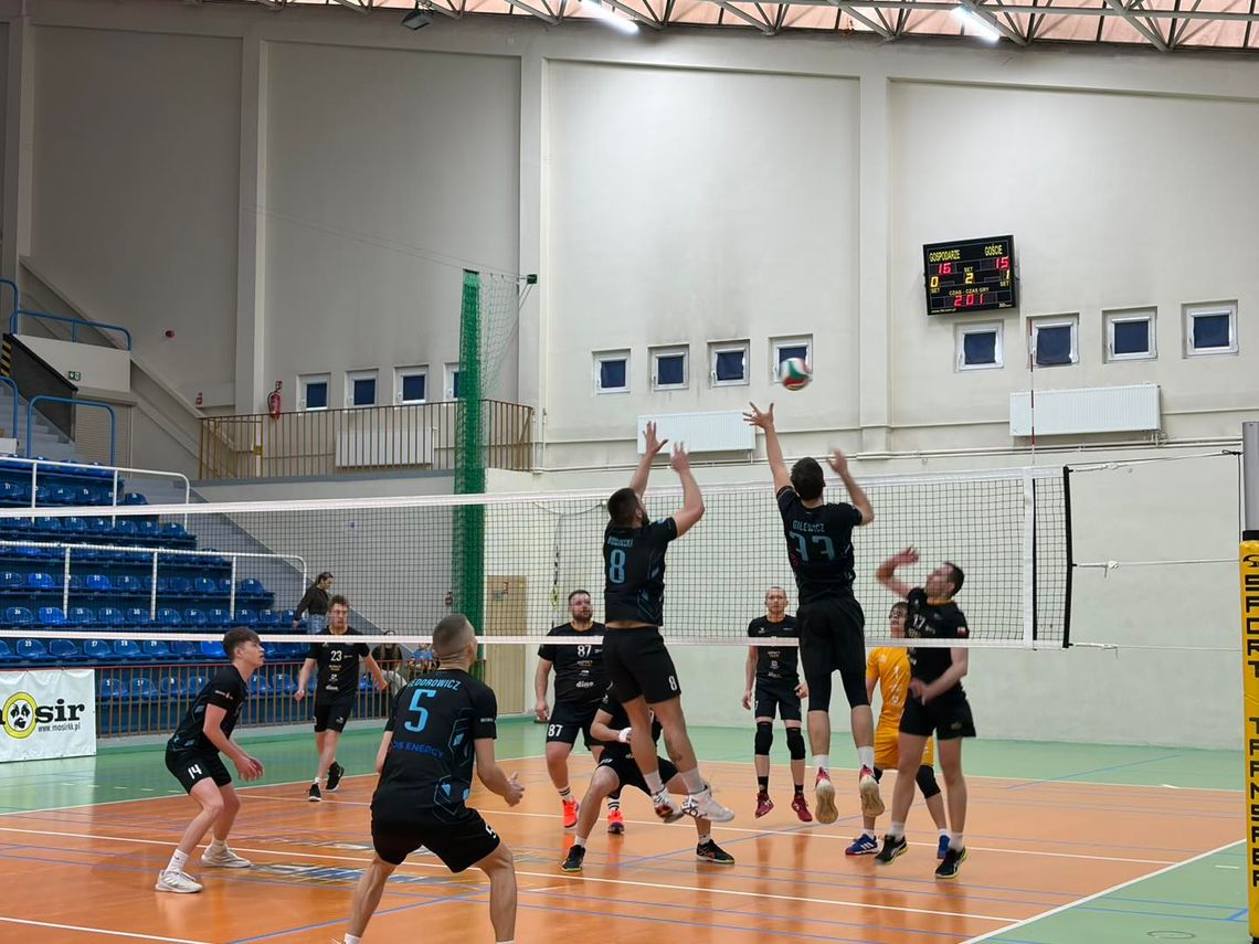 Znamy finalistów mistrzostw miasta w siatkówce. O złoto zagrają Zorro Hardstyle i Black Mambas