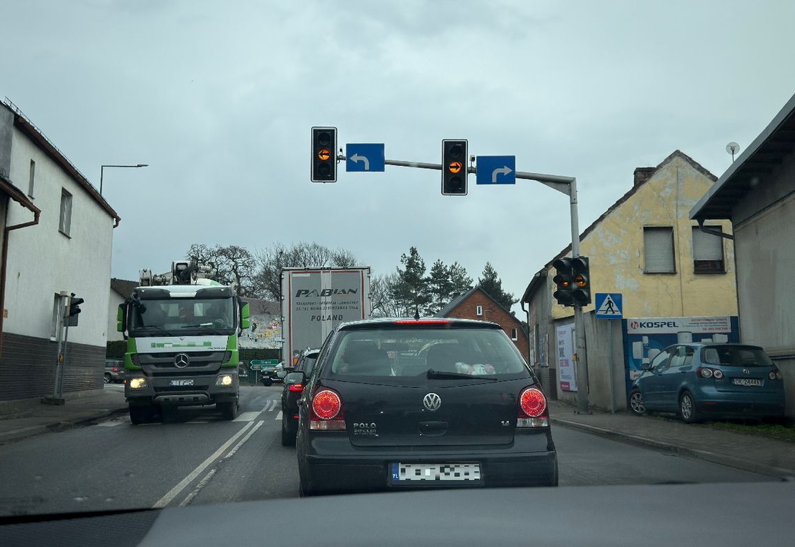 Znów nie działają światła na skrzyżowaniu. Doraźne naprawy wystarczają tylko na kilka dni